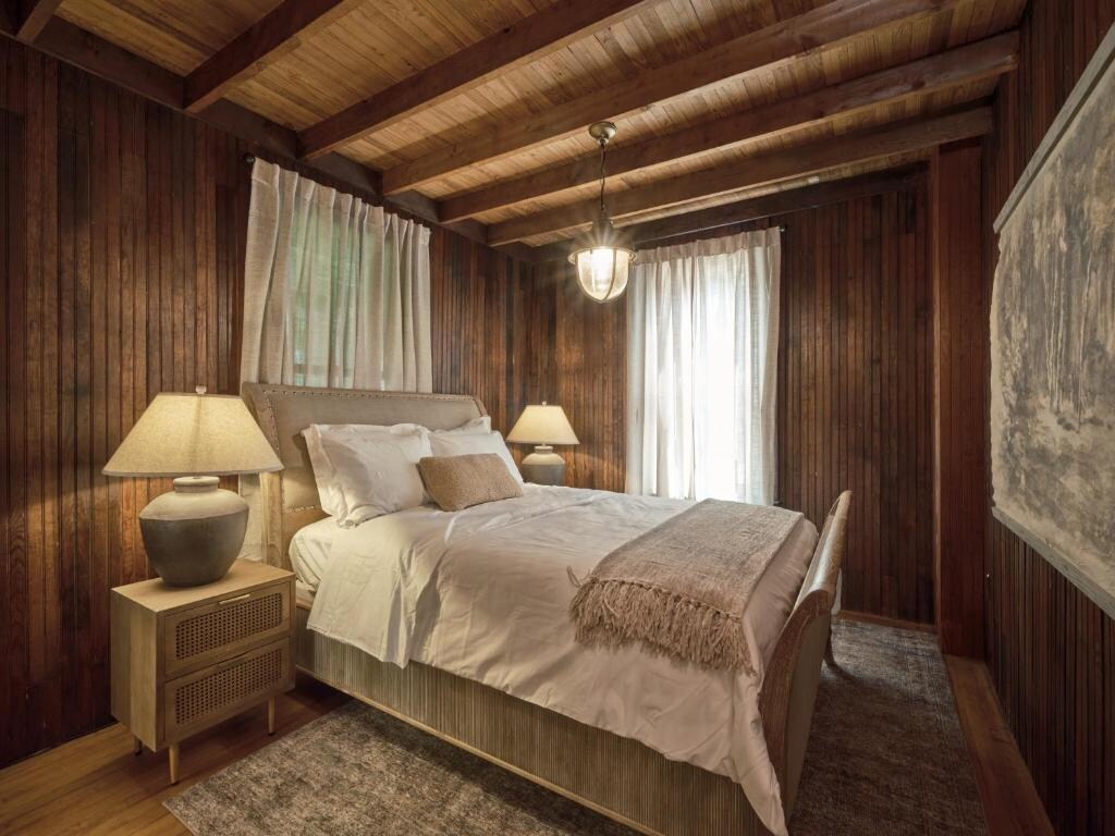 Luxuriously Restored Farm Cabin - Tap to explore photos