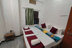 Abhiraj Homestay Family 2BHK Free Parking