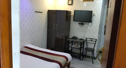 Universal Inn Room Type - Deluxe Ac Room