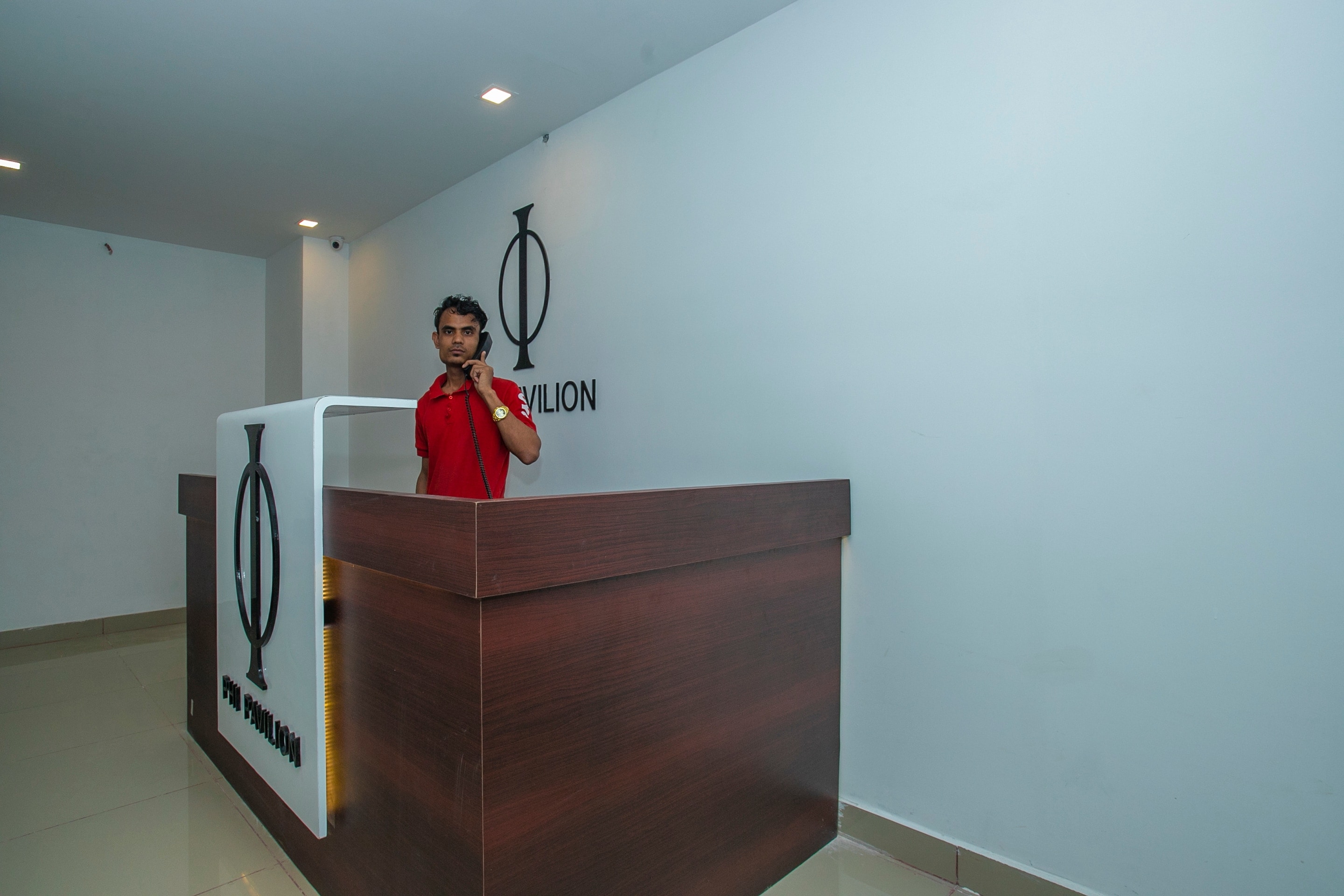 Hotel O Varcity Phi Premium Pavilion ,Above HDFC Bank ,Near Anjaneya Temple Madiwala, Hosur Main r - Tap to explore photos