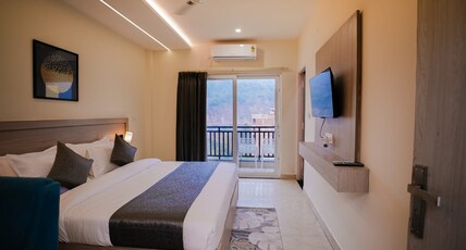Alpine Retreat Room Type - Mountain View Alpine Retreat Room Type - Mountain View