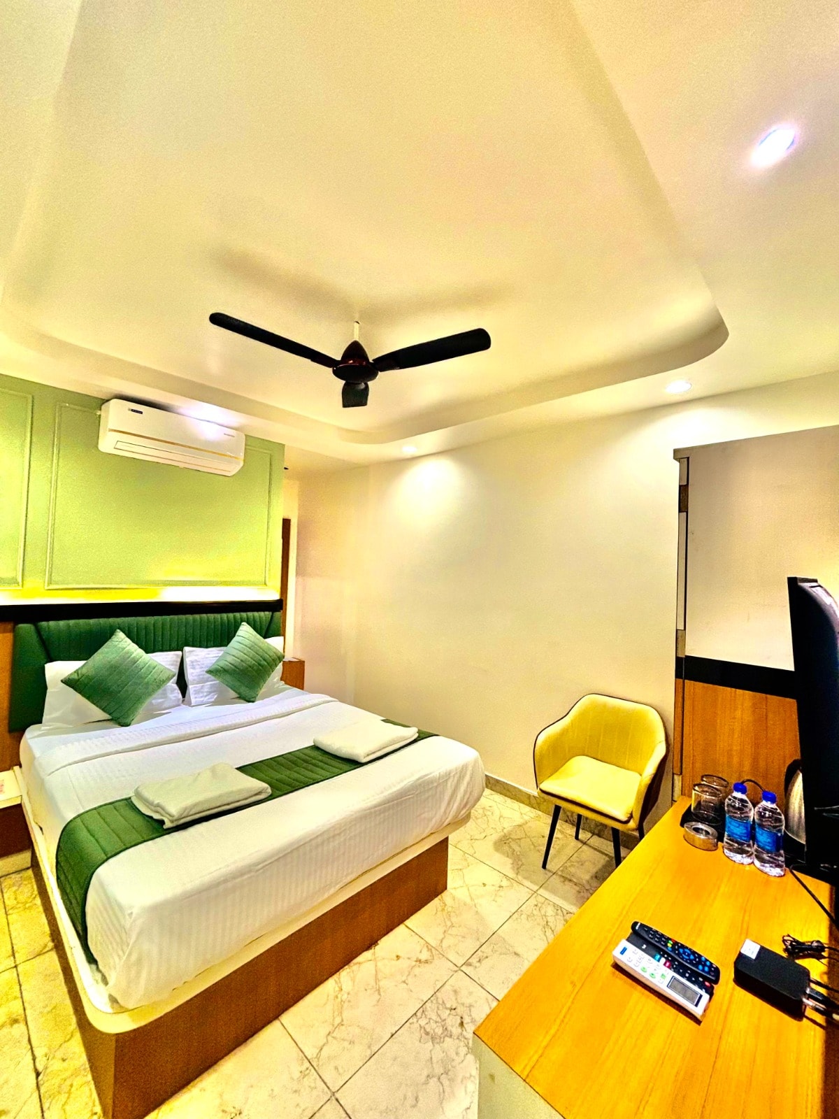 Hotel Shubhashree Shahapur - Tap to explore photos