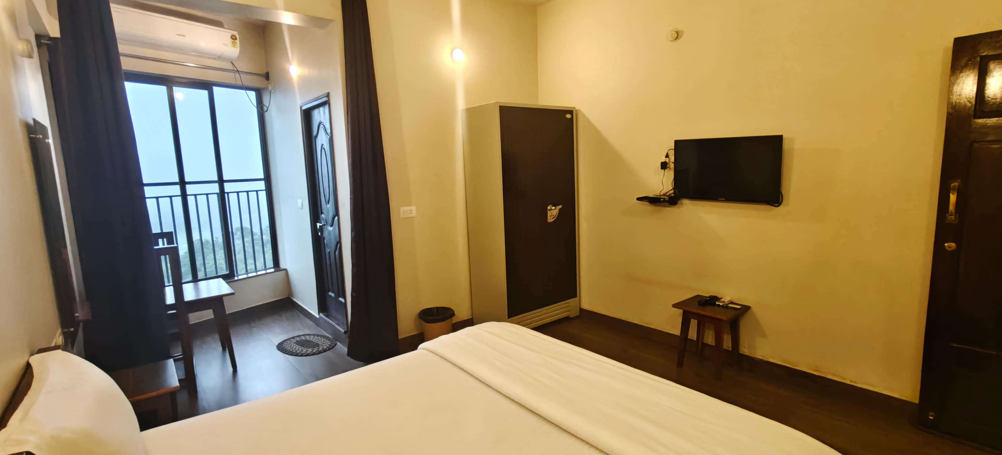 Utthunga Coorg(Rooms in Villa )- 360 mountain view - Tap to explore photos