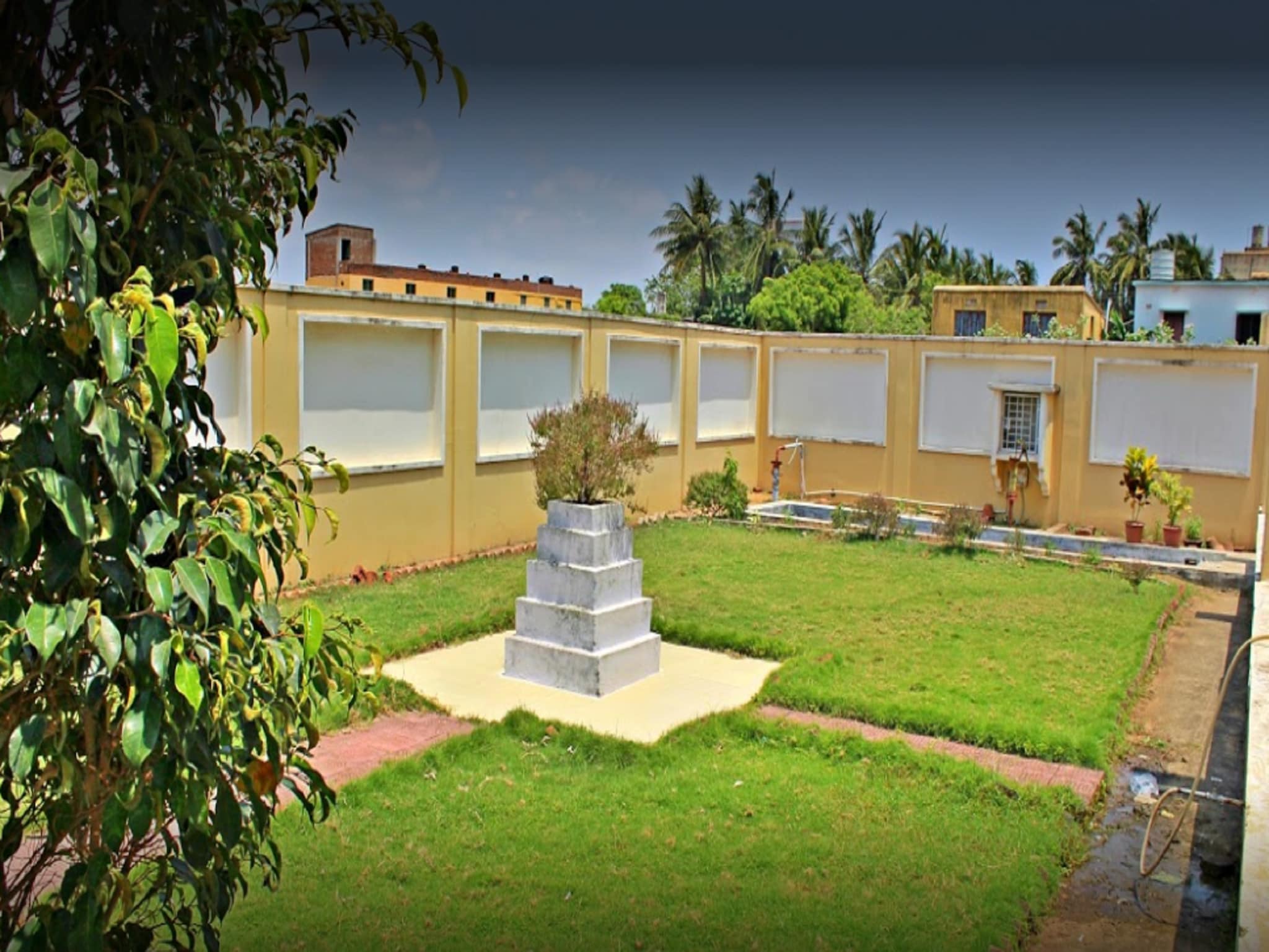 Nitai Goudia Matha - Tap to explore photos