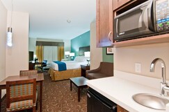 Holiday Inn Express & Suites SAN ANTONIO SE BY AT&T CENTER