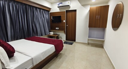 Hotel MARUTI R Drive Inn Road Room Type - SUPER FAMILY ROOM