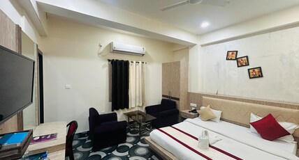 Hotel M.K. Plaza Room Type - DELUXE KING BED ROOM