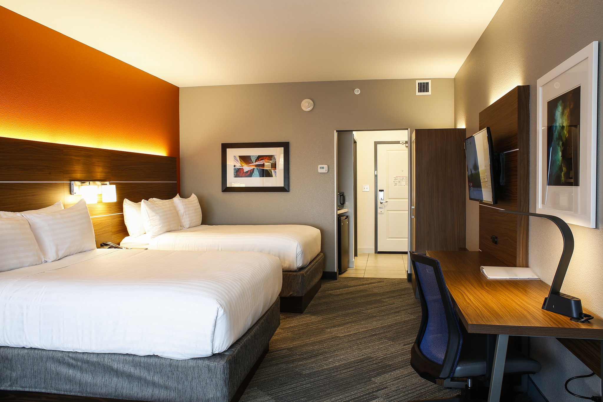 Holiday Inn Express Evansville - Tap to explore photos