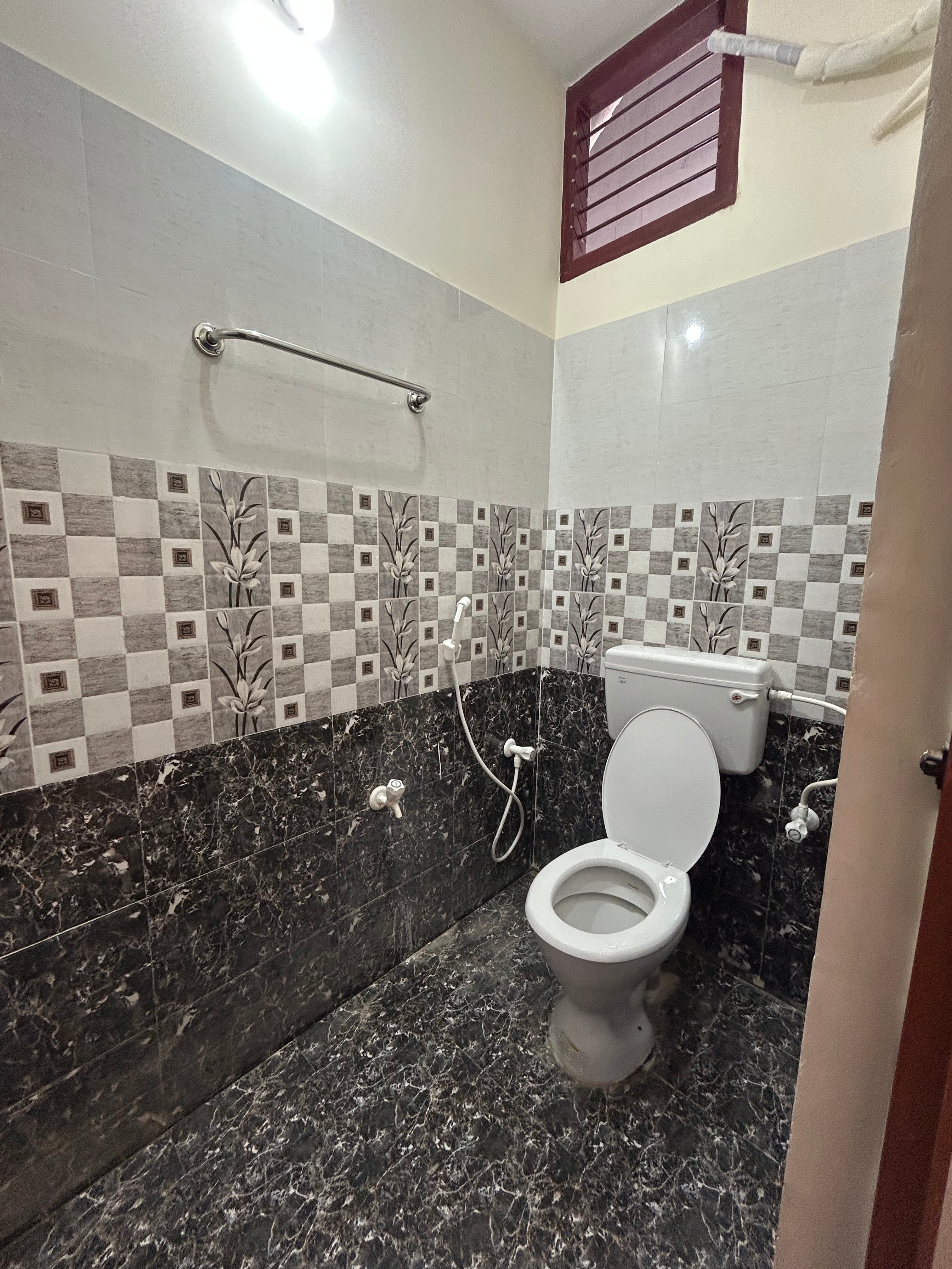 Sri Vesagan Homestay - Tap to explore photos