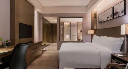 DoubleTree by Hilton Hotel Shiyan Room Type - KING SUPERIOR ROOM