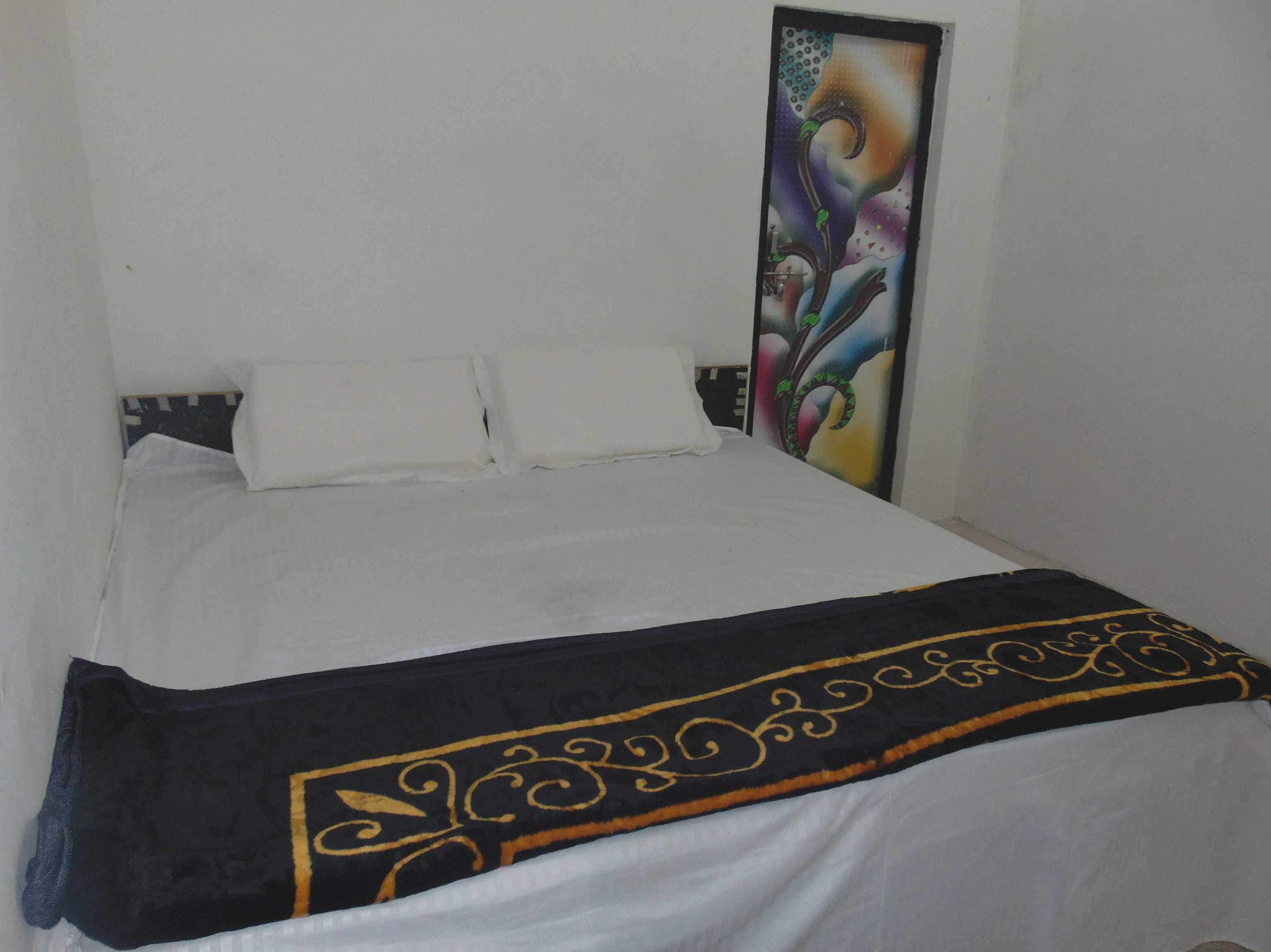 Hotel O UP86 HOTEL - Tap to explore photos