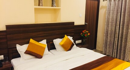 Vinayak Heritage Room Type - DELUXE DOUBLE BED