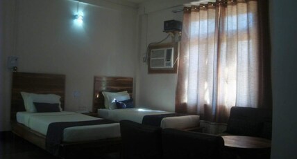 Clover Homestay. Room Type - Standard Room