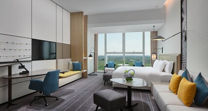 Crowne Plaza QIDONG Room Type - 1 King Premium