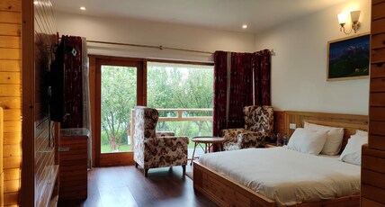 Hotel Shiva Cottage Room Type - Luxury Bliss Suite with Work Desk