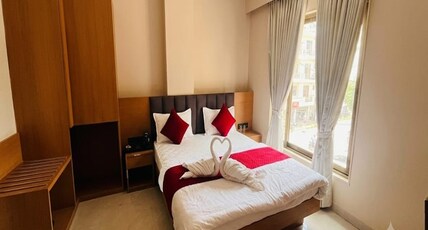 Hotel Jhala Palace near Nanakheda Bus stand Room Type - Deluxe AC Room Hotel Jhala Palace near Nanakheda Bus stand Room Type - Deluxe AC Room