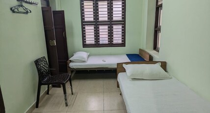Srinivas Pleasant Stay Room Type - Deluxe Double AC