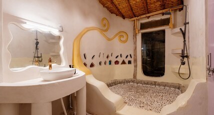 Mud House Hampi Room Type - Leaf Casa with Jacuzzi