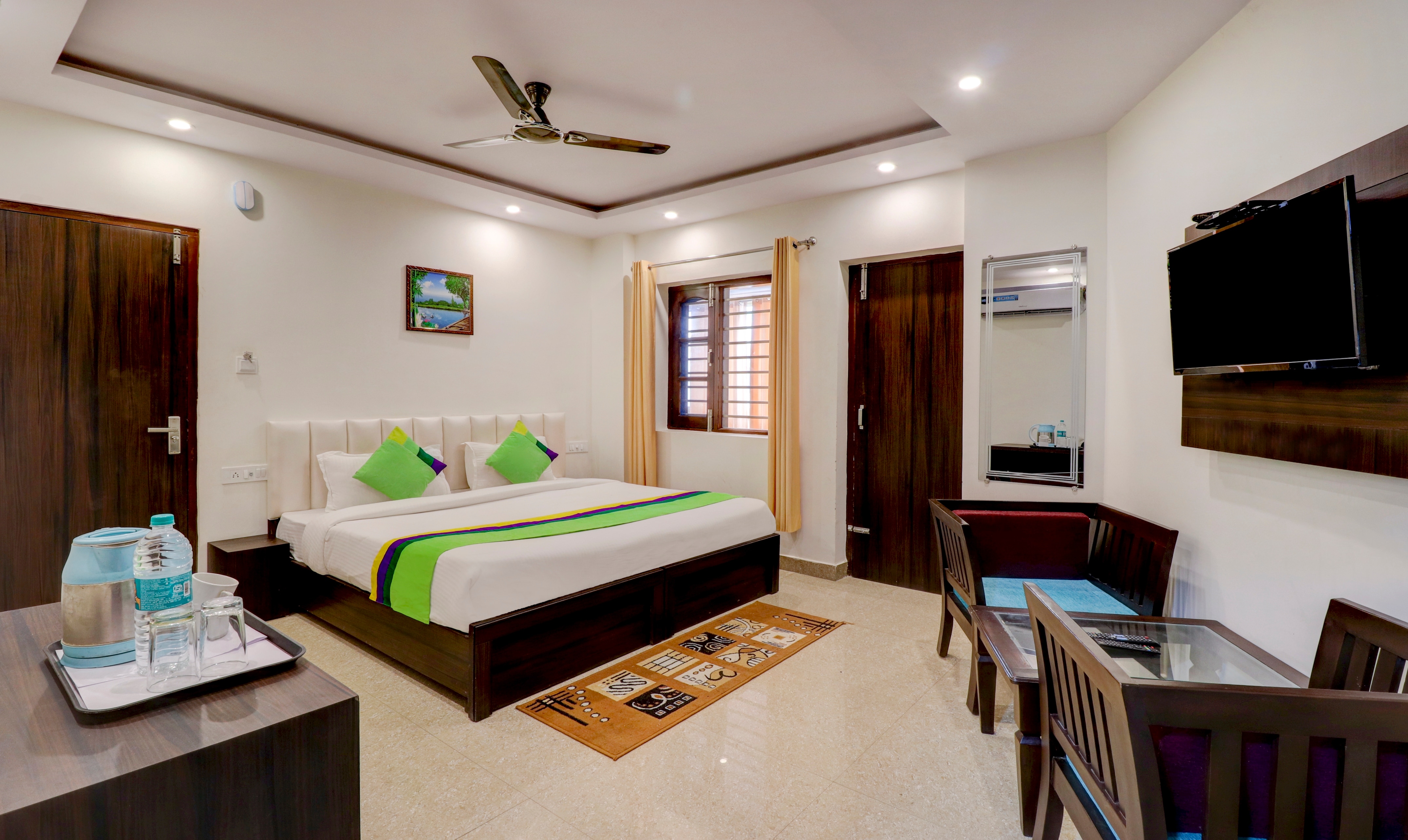 Itsy Hotels Nv, Tapovan - Tap to explore photos