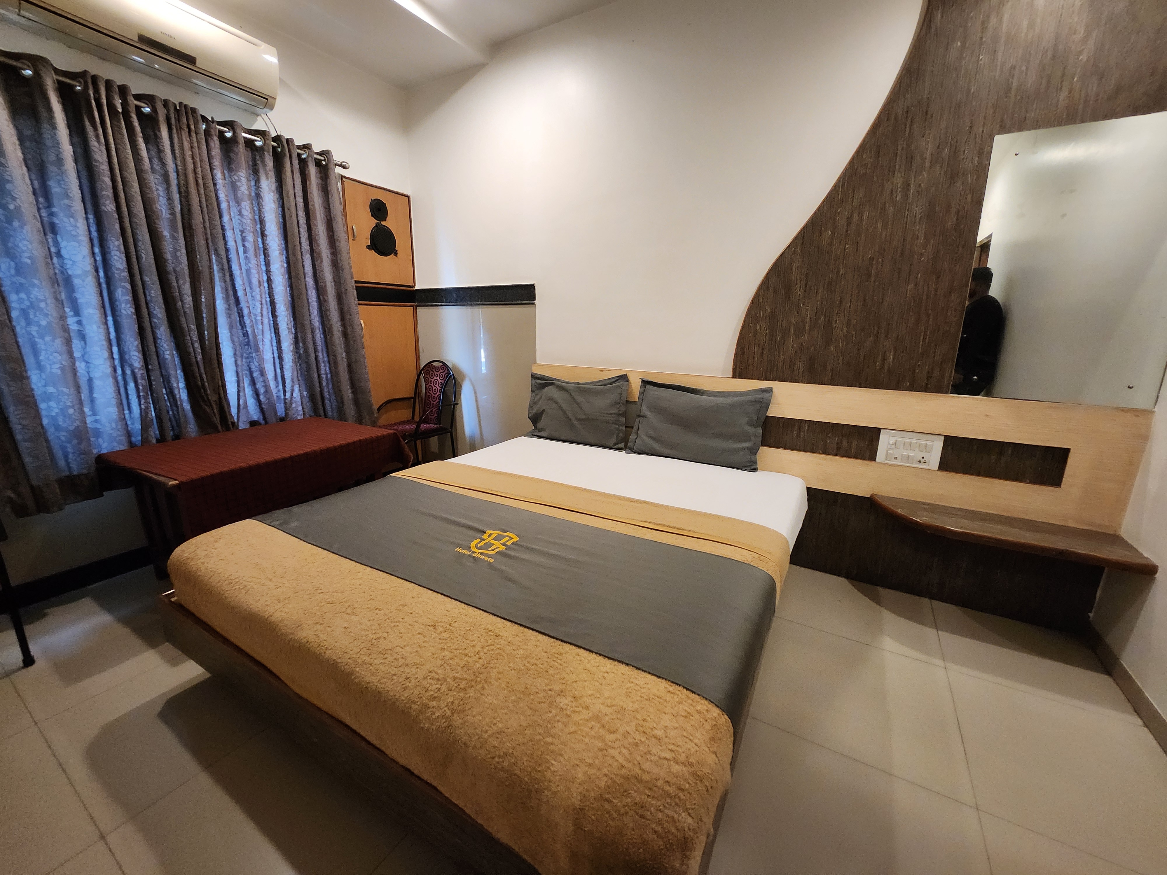 Hotel Shweta - Tap to explore photos