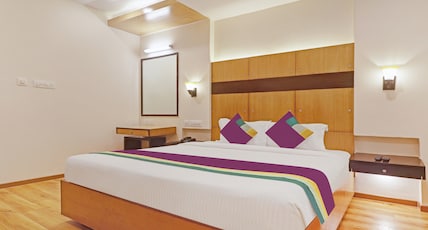 Treebo Premium Seven Lake View Room Type - Deluxe Room