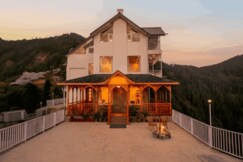 StayVista at Peak @ The Altair