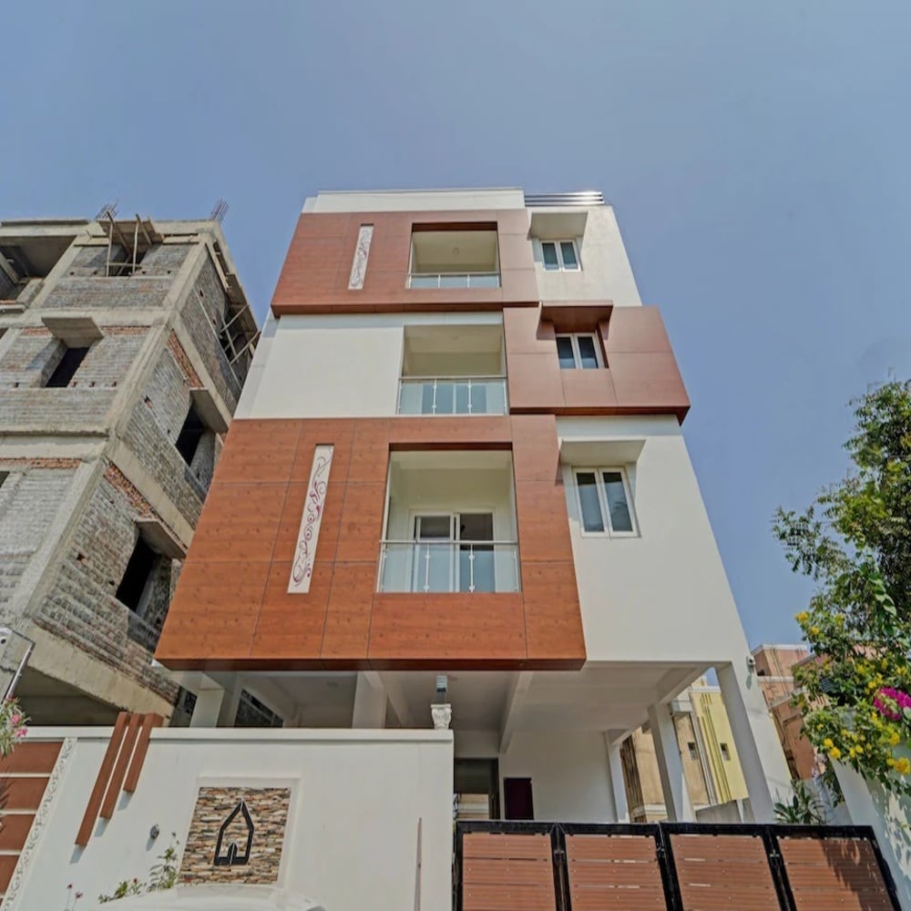Pavis Service Apartment - Tap to explore photos