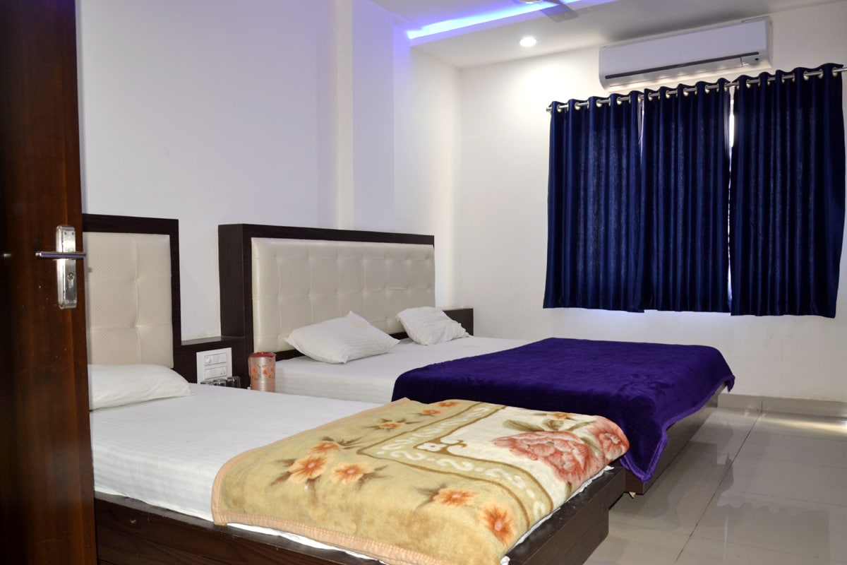 Hotel Shree Vijay Palace - Tap to explore photos