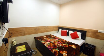HOTEL GRAND CITY Room Type - standard non ac rooms with fully vaccinated