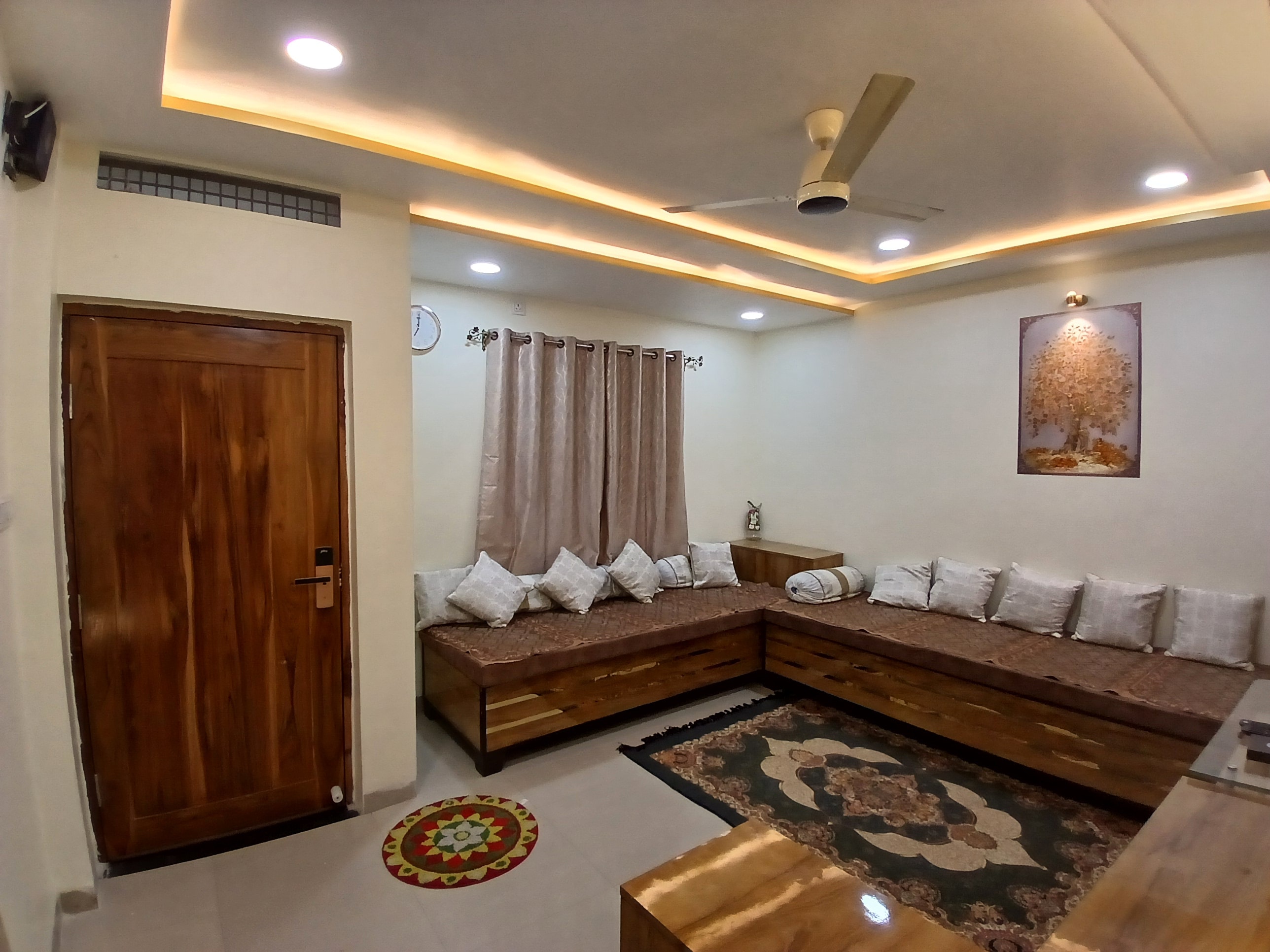 ShivAOM Family Homestay - Tap to explore photos