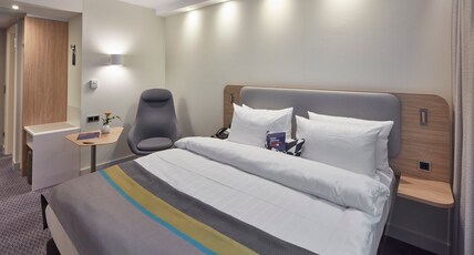 Holiday Inn Express MERZIG Room Type - 1 Queen Standard