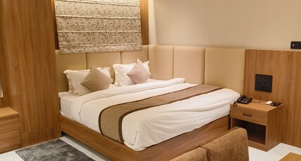 HOTEL SHREE ANNAPURNA BAIKUNTHPUR Room Type - SUPER DELUXE