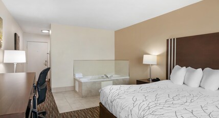 Best Western Brookfield Room Type - 1 King Bed, Non-Smoking, High Speed Internet Access, Microwave And Refrigerator, Jacuzzi, Coffee Mak Best Western Brookfield Room Type - 1 King Bed, Non-Smoking, High Speed Internet Access, Microwave And Refrigerator, Jacuzzi, Coffee Mak