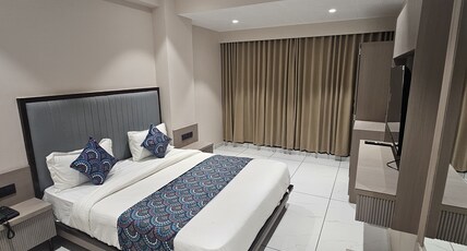 Hotel Shivalik Inn. Room Type - Deluxe Room
