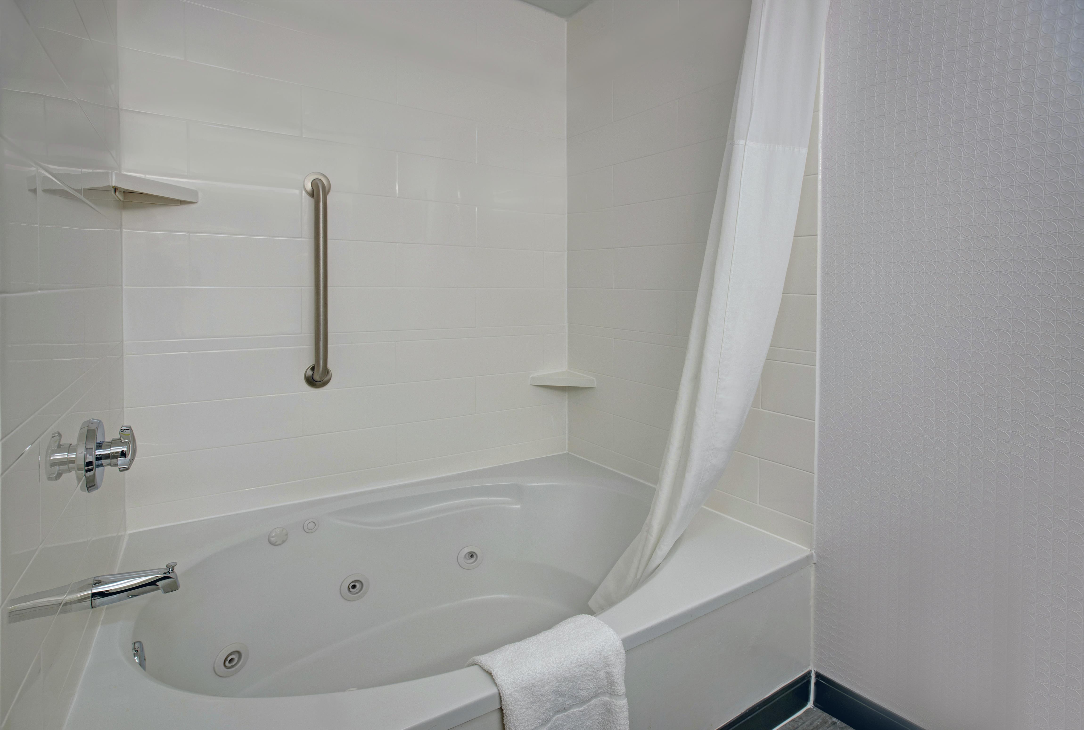 Hampton Inn Suites Augusta West - Tap to explore photos