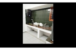 Comfortable 3BHK | 4.8 km Rock Beach Eletta