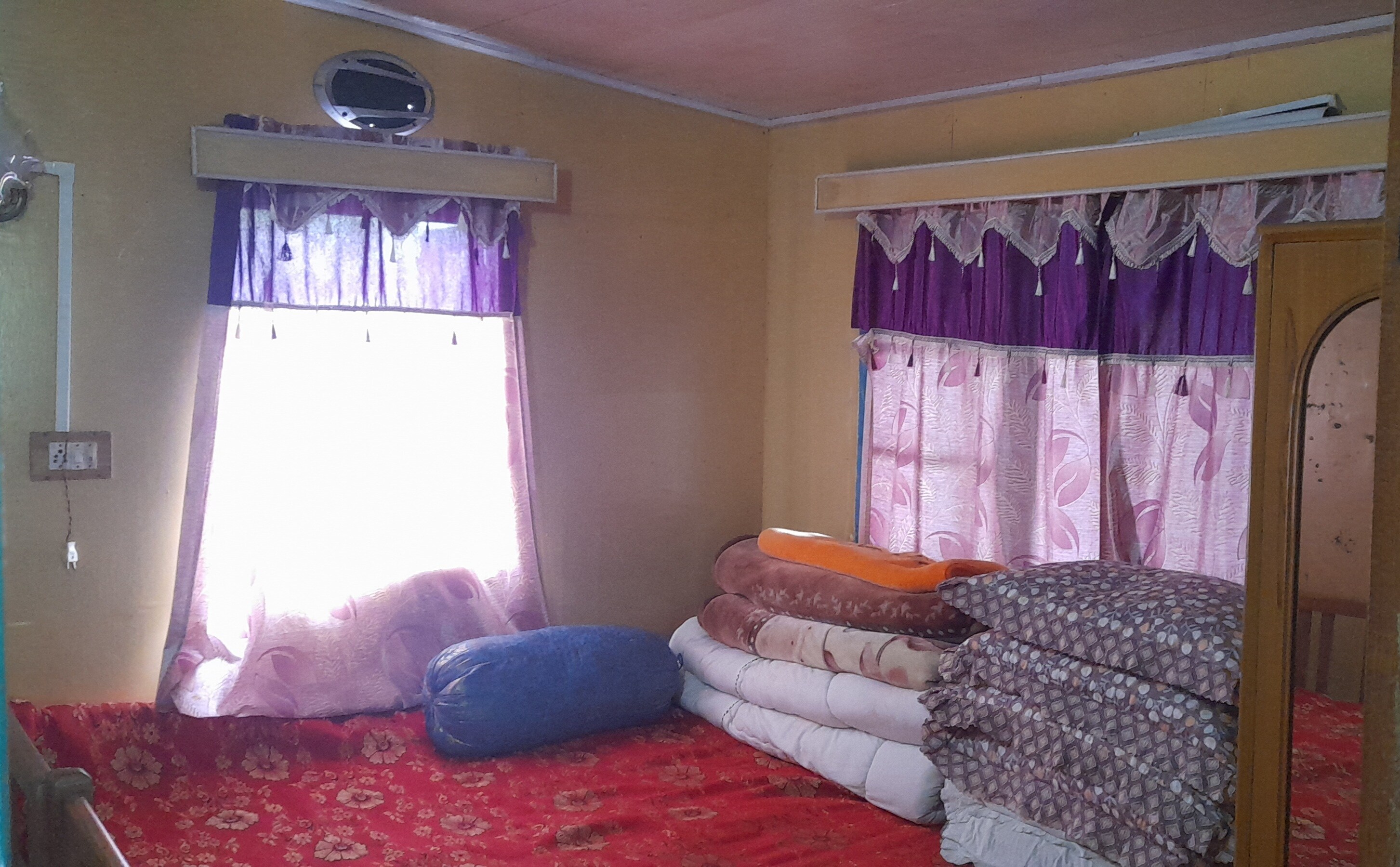 Lungeli Delight - Tap to explore photos