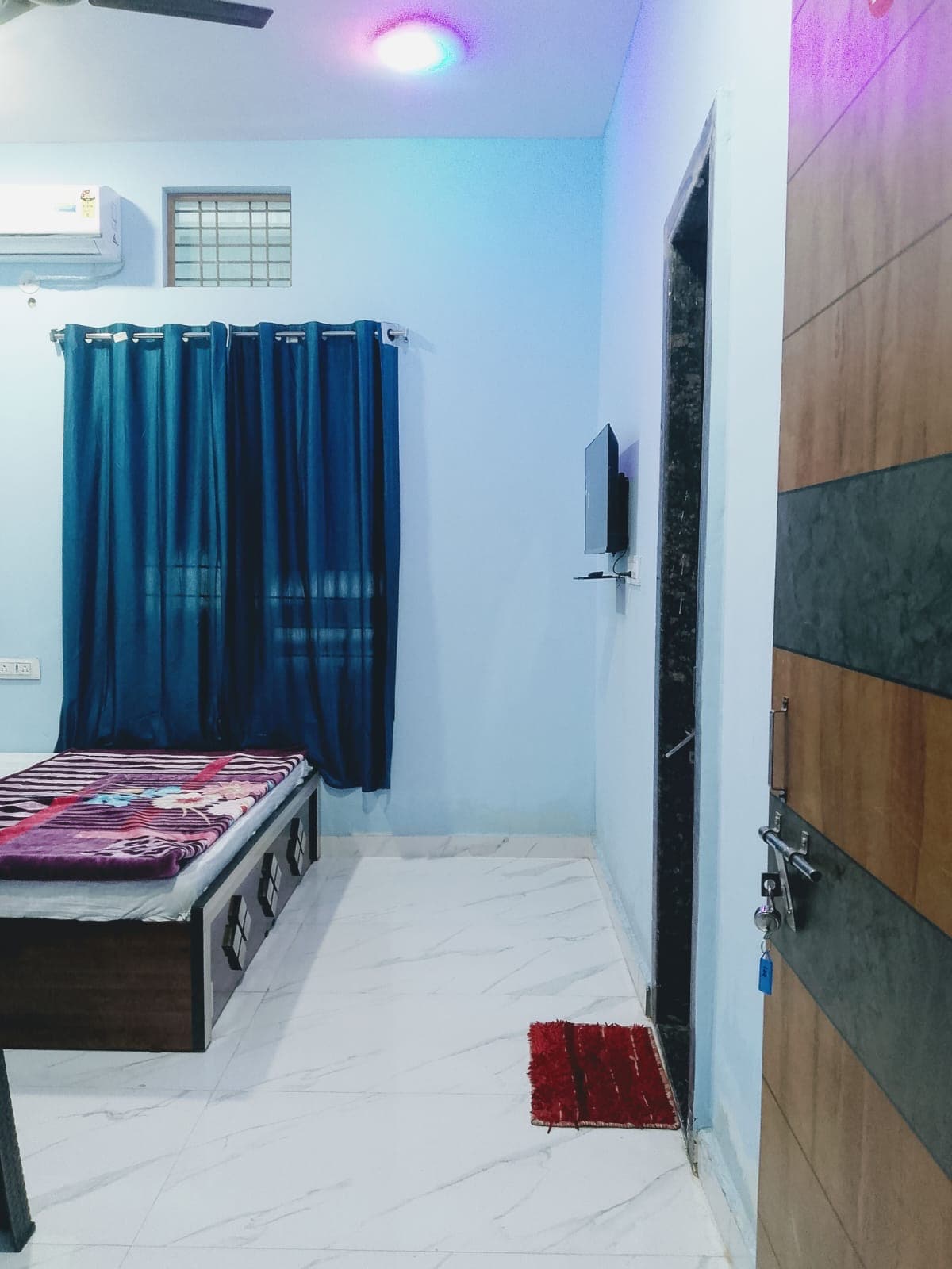 Rathi guest house - Tap to explore photos