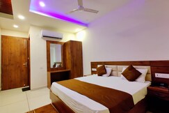 Hotel Divine Residency
