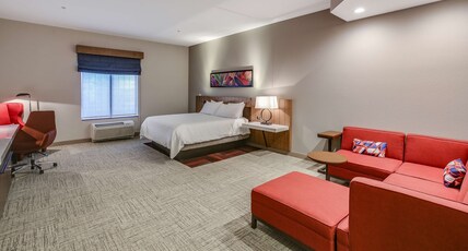 Hilton Garden Inn Ames Room Type - 1 KING BED