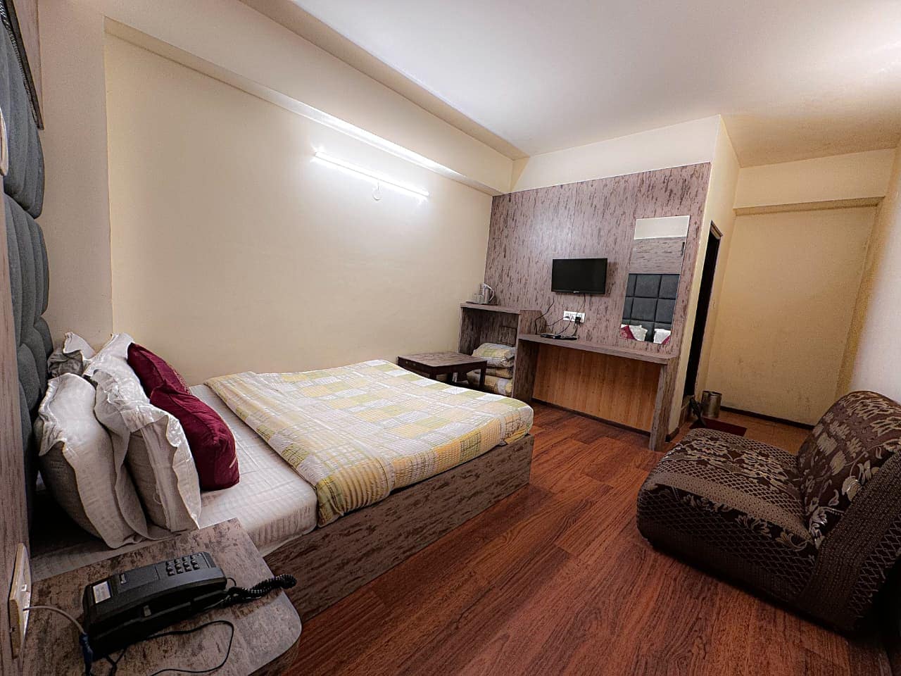 Hotel Marvel International - Tap to explore photos