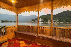 house boat hilton kashmir