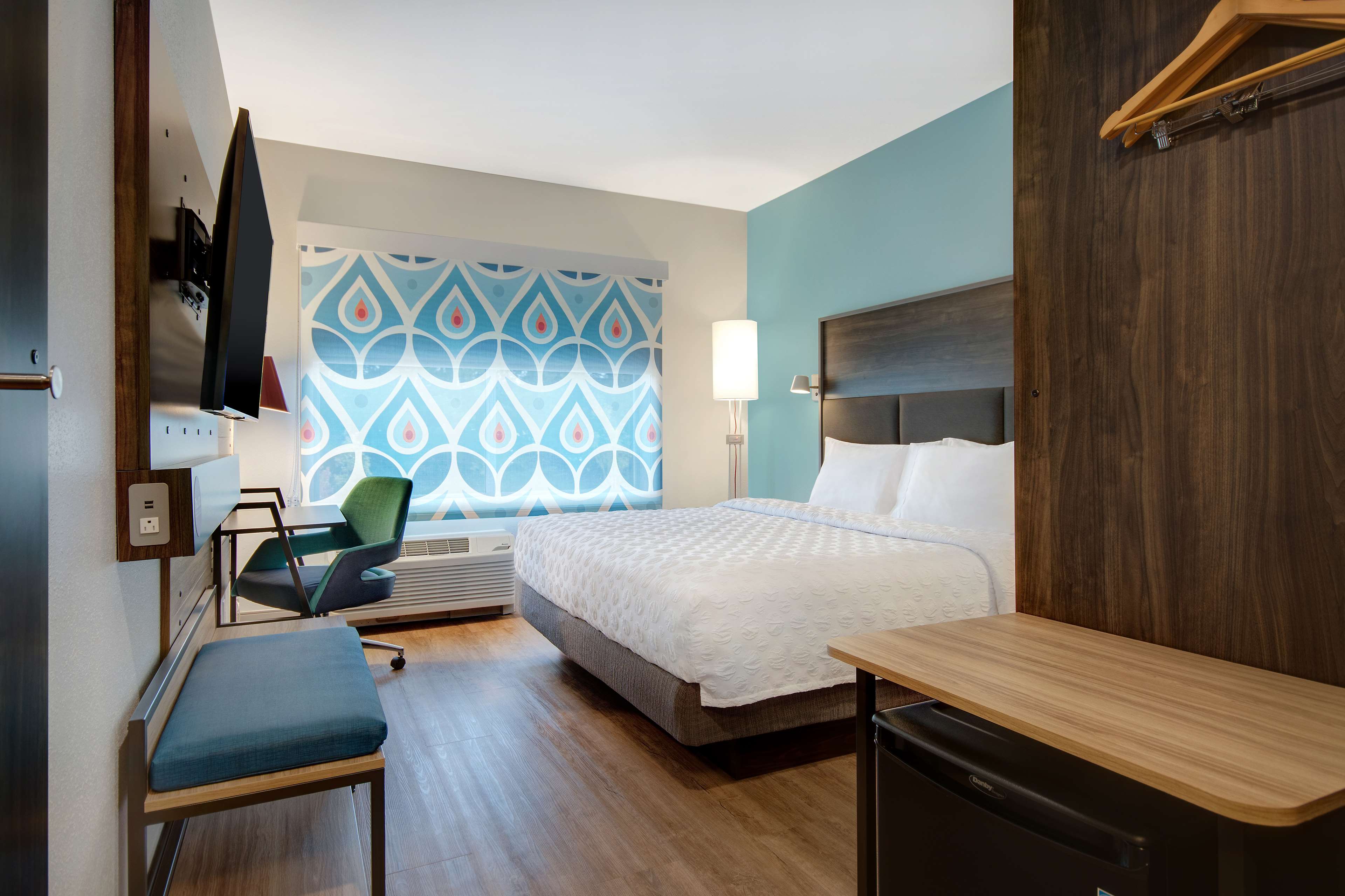 Tru by Hilton Wake Forest Raleigh North - Tap to explore photos