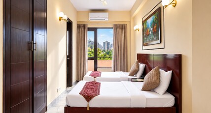 Enkay Residency V Block-Cyber City Room Type - Superior Twin Room with Balcony