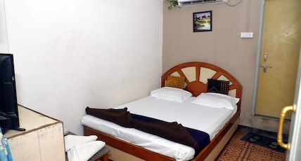 BHAGIRATHI LODGE AHMEDPUR Room Type - Deluxe Non AC Room BHAGIRATHI LODGE AHMEDPUR Room Type - Deluxe Non AC Room