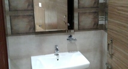 Hotel Taj Near Prem Hospital Room Type - Deluxe Room