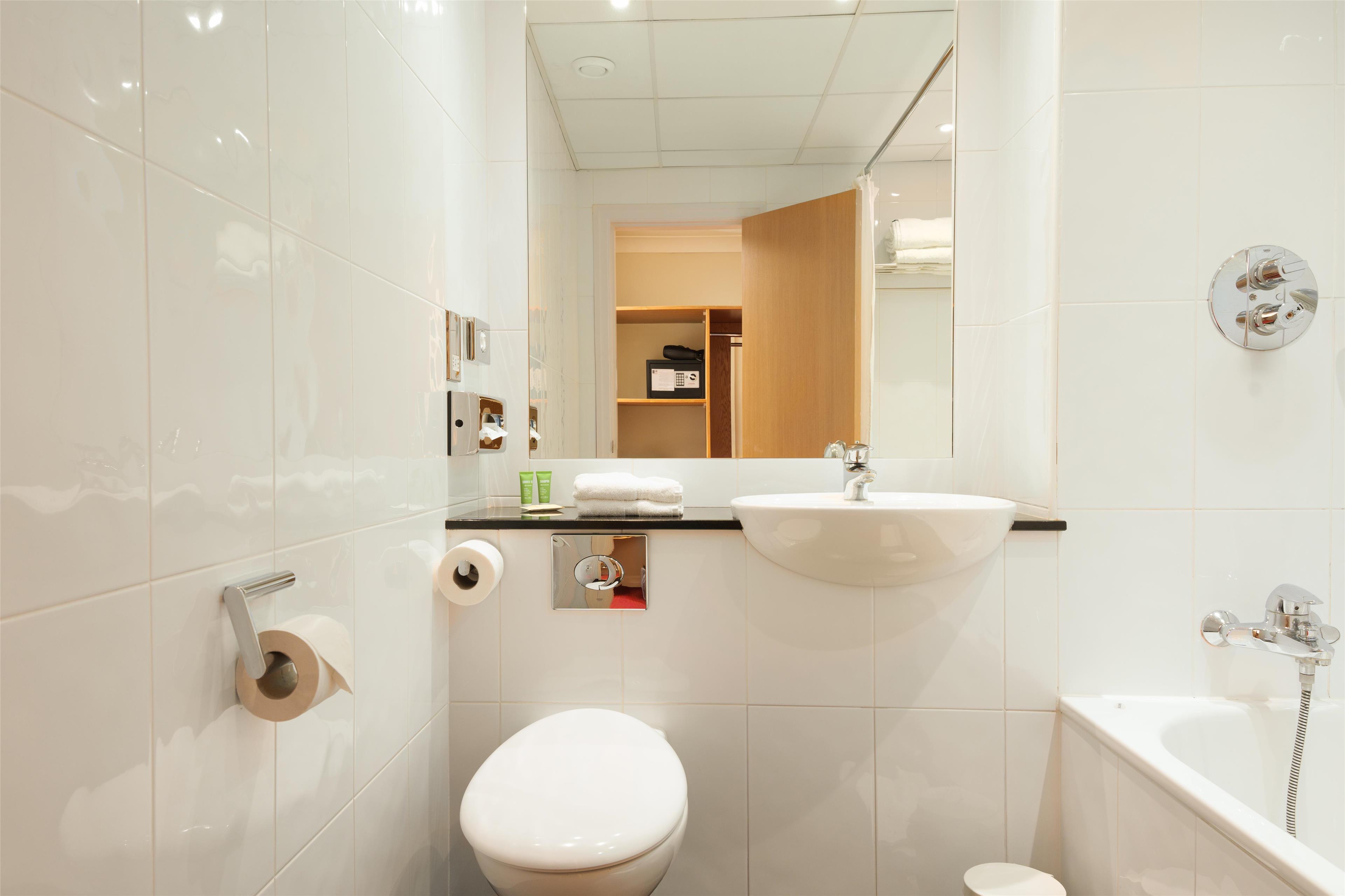 Best Western Plus Milford Hotel - Tap to explore photos