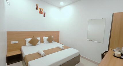 Golden Oak - 5min walk from Golden Temple Room Type - Deluxe Room