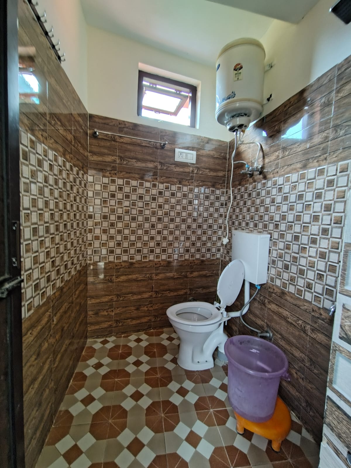 Dhauladhar view 1RK homestay - Tap to explore photos