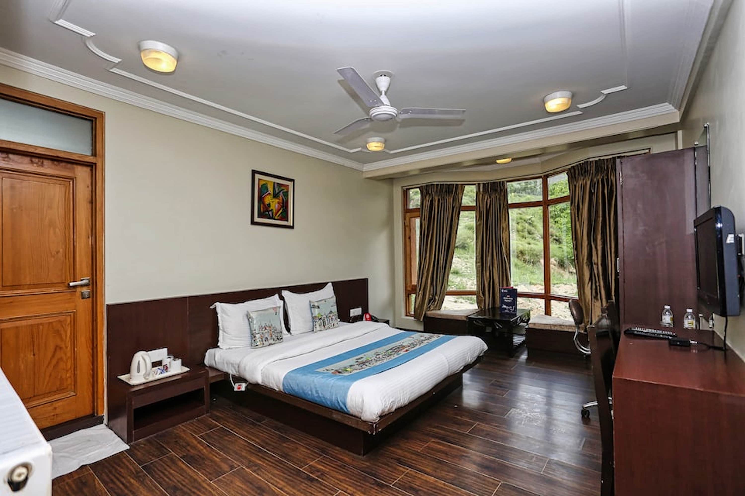 Pine Spring Resort - Tap to explore photos